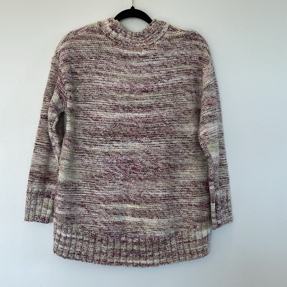 Beautiful Old Navy Sweater Size S - Picture 4 of 4
